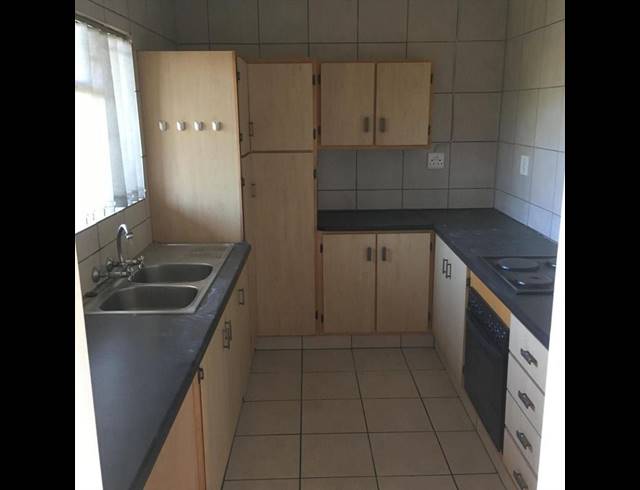 2 BEDROOM APARTMENT FOR SALE IN BERTON PARK